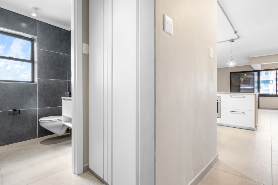 To Let 2 Bedroom Property for Rent in Sea Point Western Cape